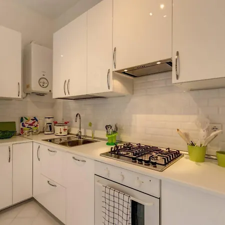 Lovely Flat By The Vatican Апартаменты Рим
