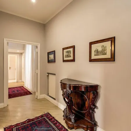 Lovely Flat By The Vatican Apartment